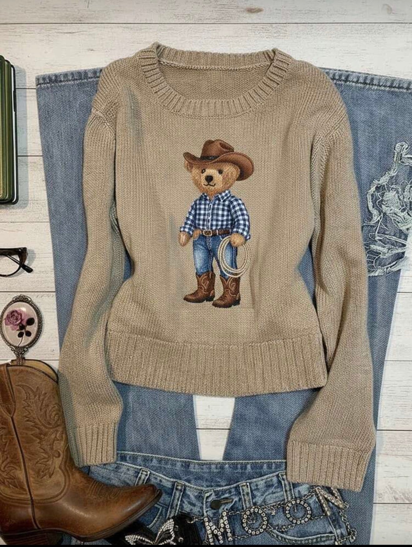 Sueter estamapado de oso vaquero