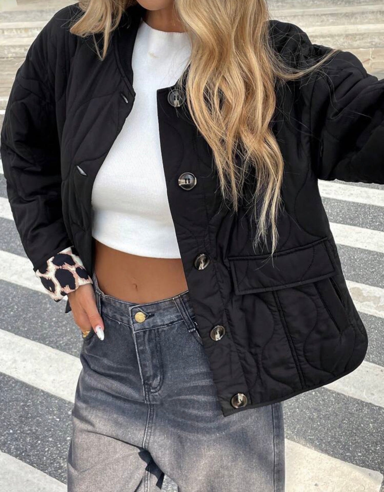 Chamarra con estampado leopardo